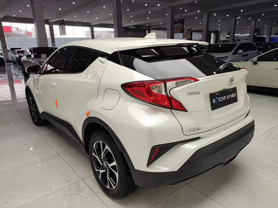 Toyota C-HR 2021 #30 Toyota C-HR 2021 immagine di auto #30