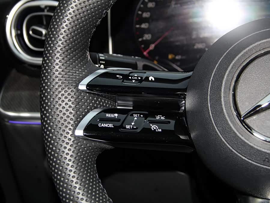 Mercedes-Benz C Class 2025 car image #30