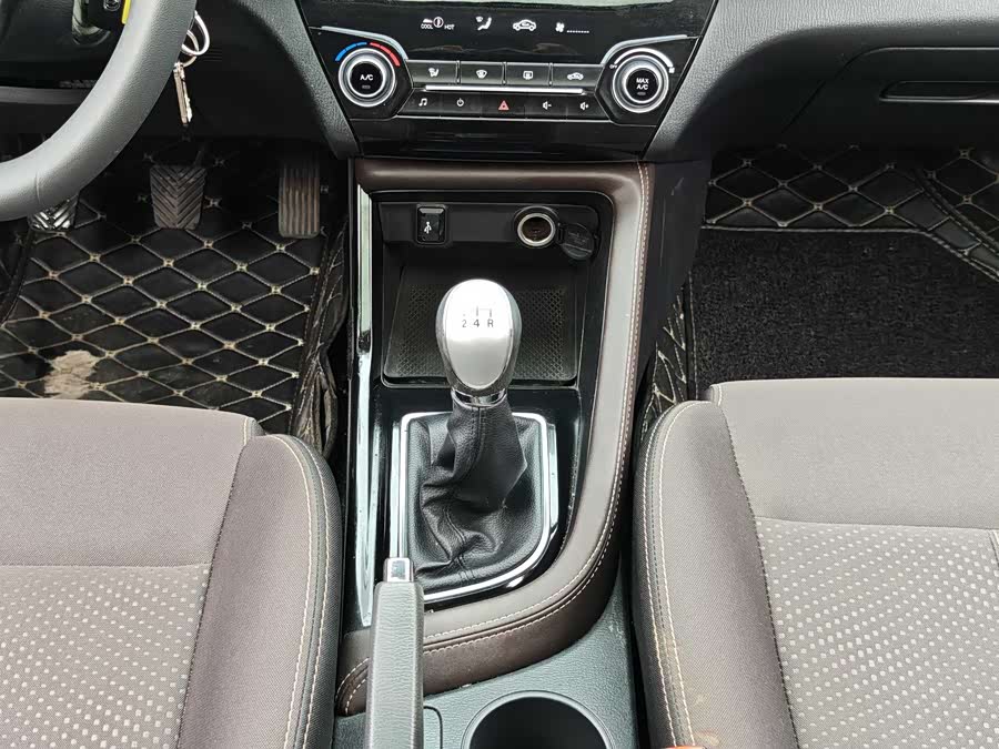 Changan Eado DT 2018 #30 Changan Eado DT 2018 car image #30