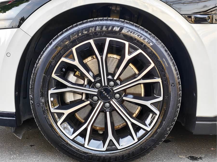 极氪 极氪007 2024 汽车图片 #30