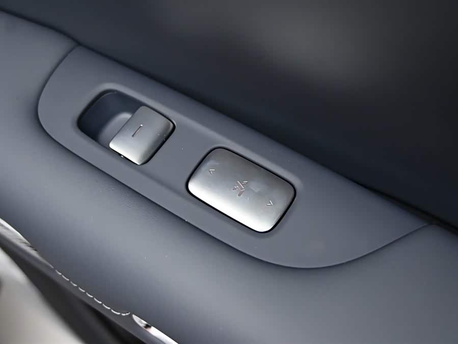 MI YU7 2025 image de voiture #30