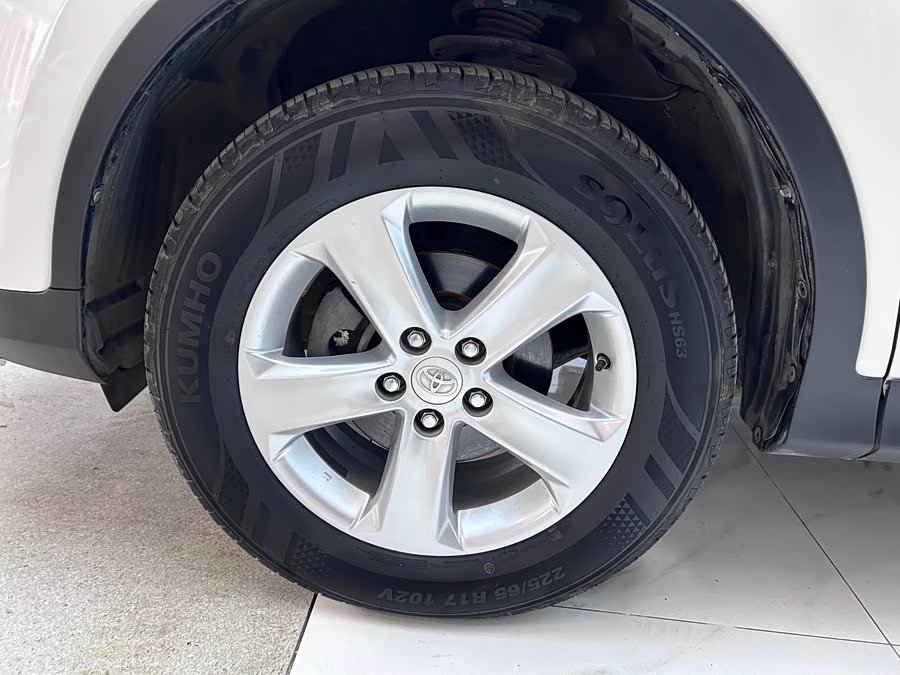 Toyota RAV4 2014 #30 Toyota RAV4 2014 car image #30