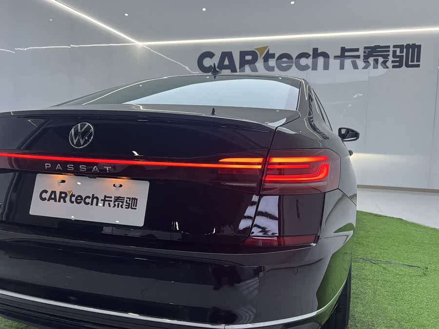 Volkswagen Passat car image #30