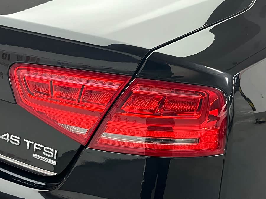 Audi A8 2013 imagen de coche #30