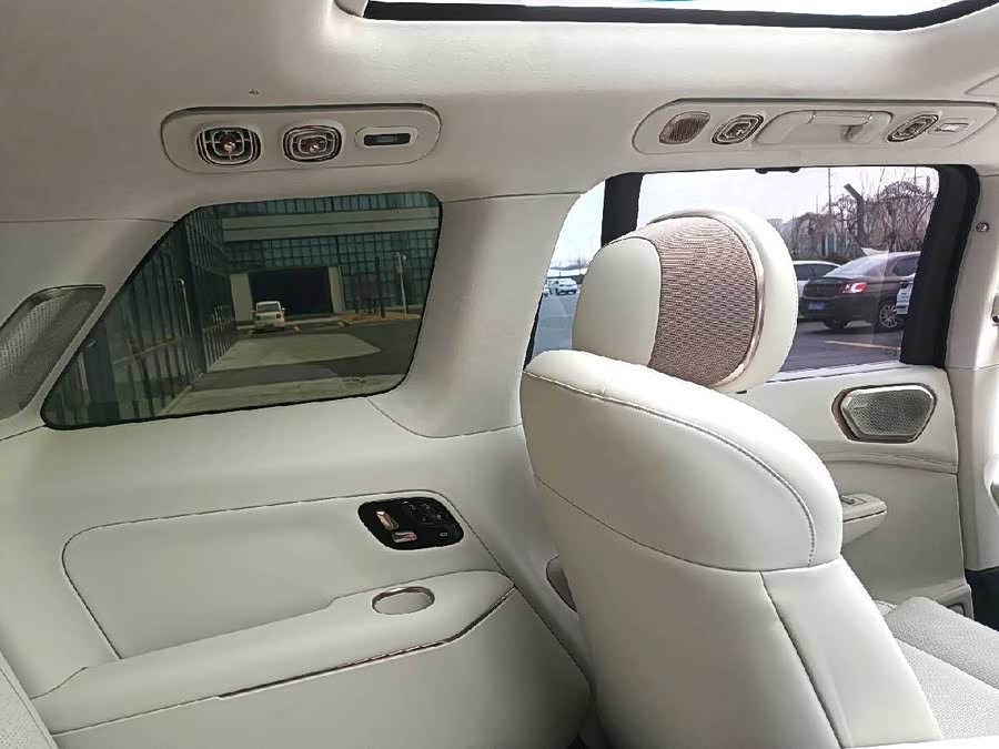 Lynk & Co 900 2025 immagine di auto #30