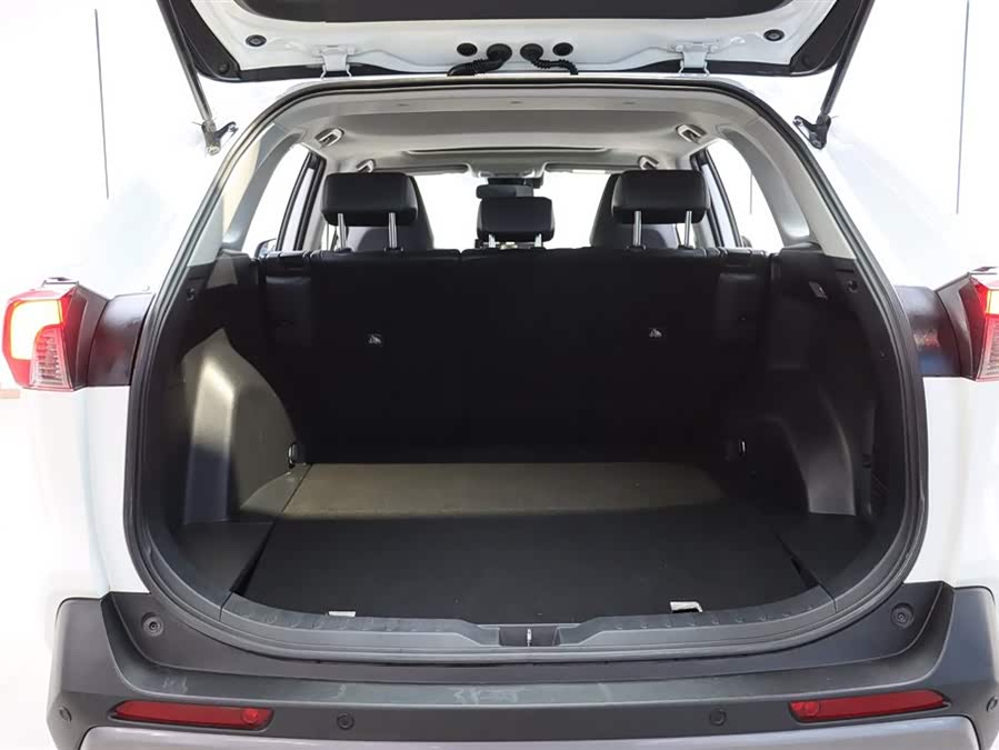Toyota RAV4 2020 car image #30