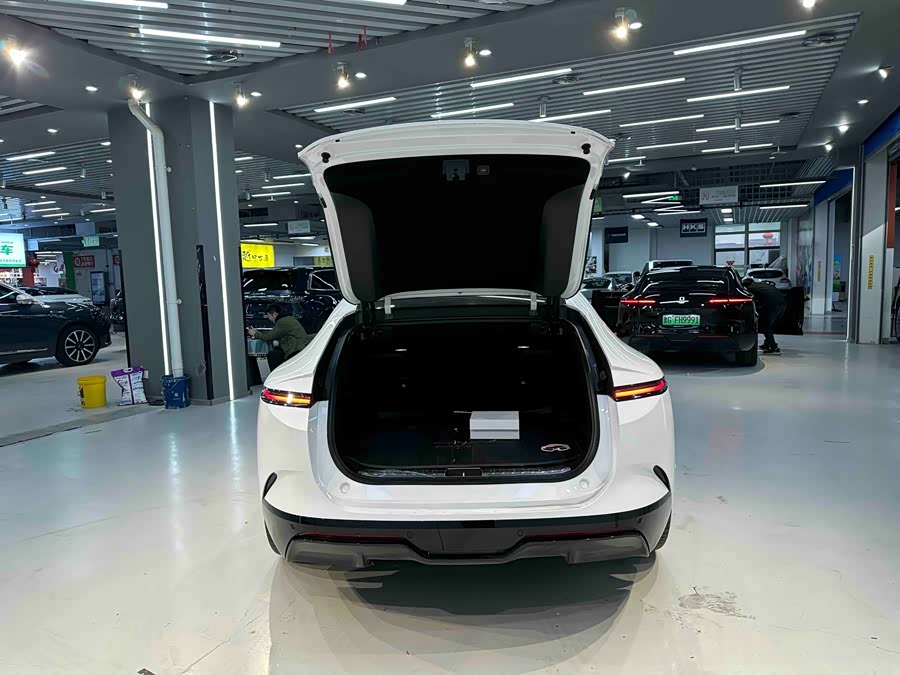 Avatr 12 2025 car image #30