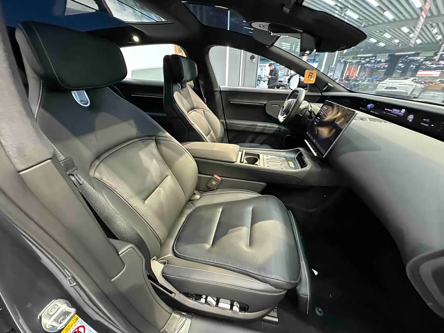 Avatr 12 2024 car image #30