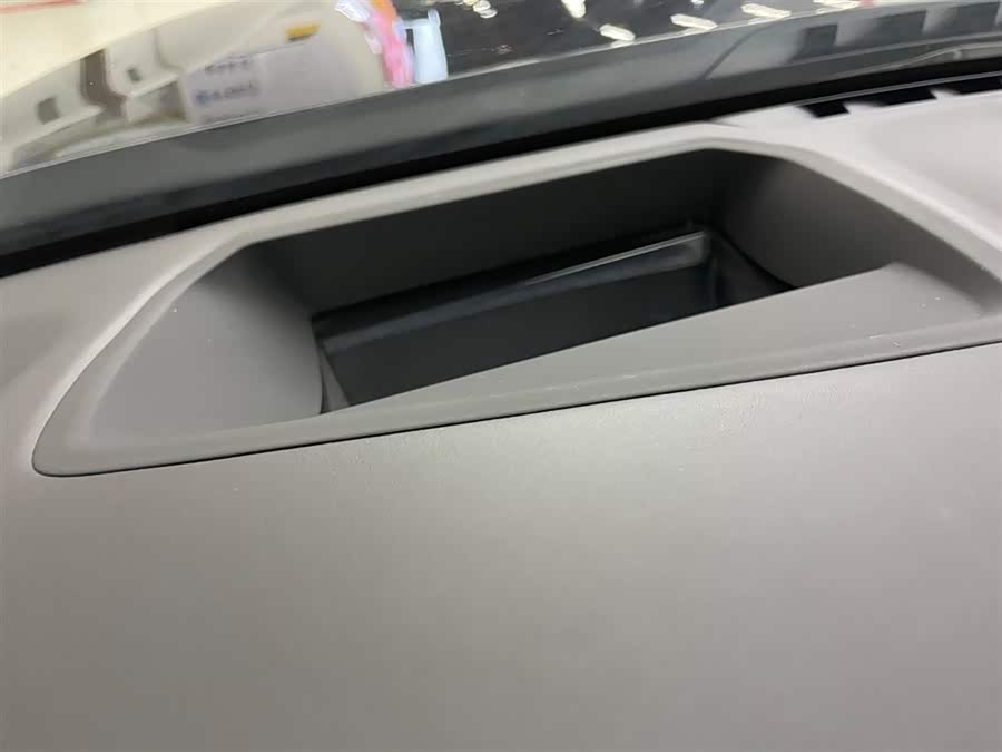 BMW 7 Series 2021 car image #30