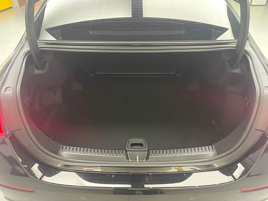 Mercedes-Benz E Class 2024 car image #30