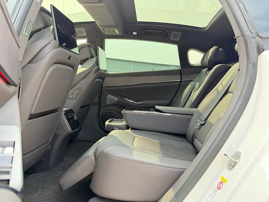 Denza Z9 2024 image de voiture #30