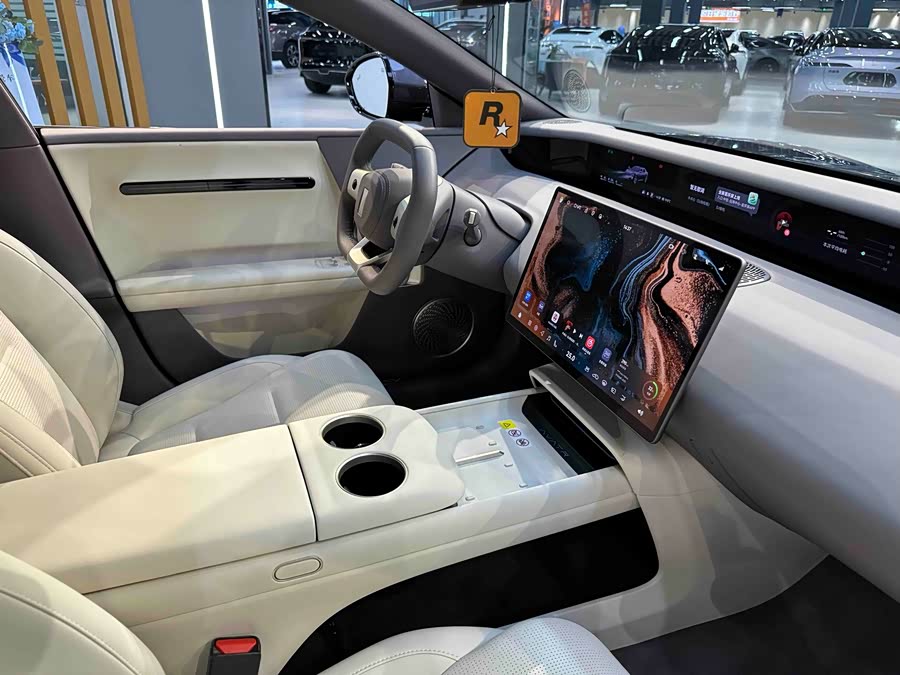 Avatr 06 2025 car image #30