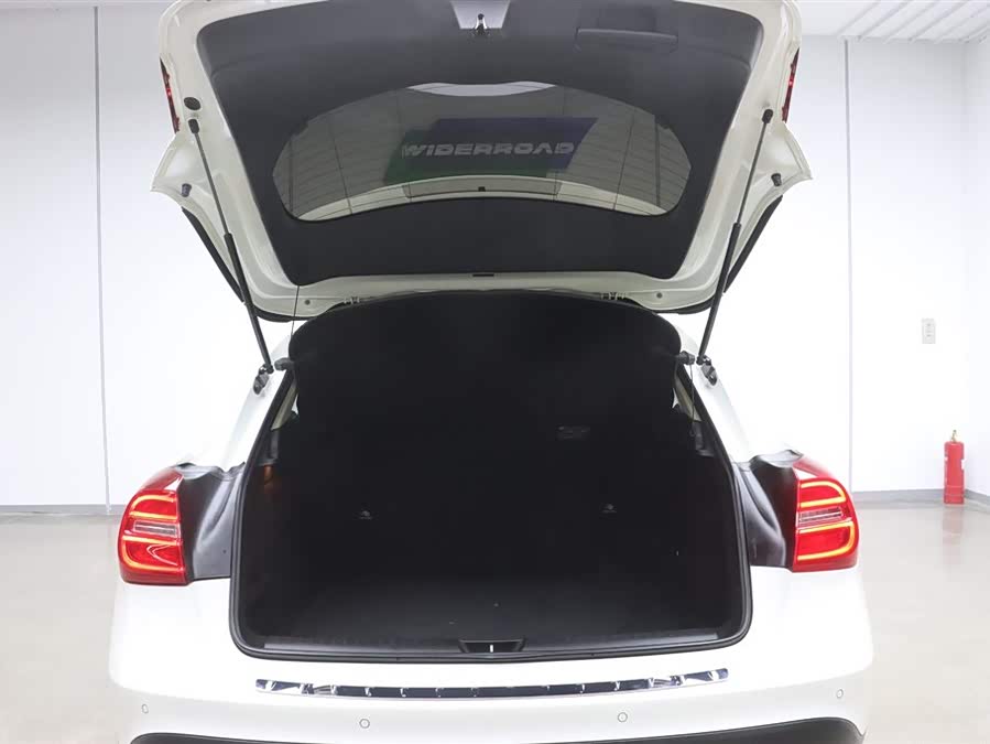 Mercedes-Benz GLA Class 2016 car image #30