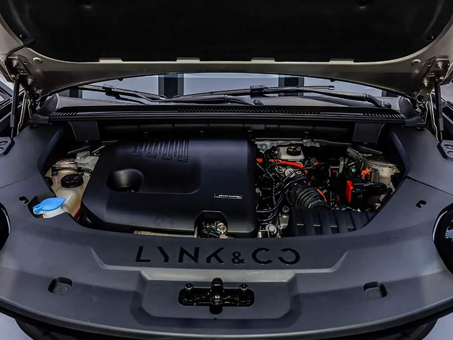Lynk & Co 08 EM-P 2024 car image #30
