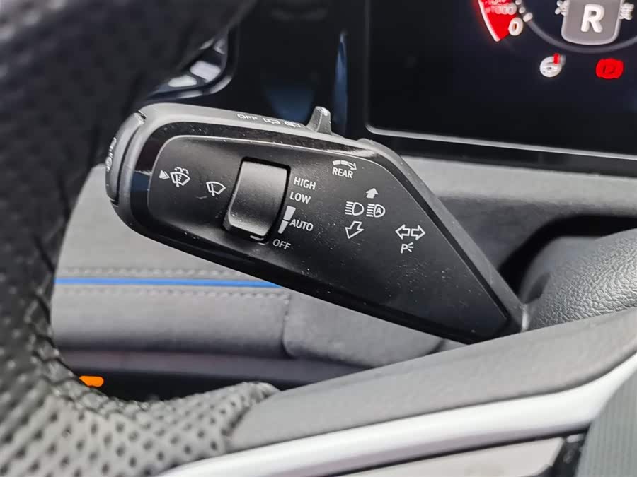 Volkswagen Tiguan L 2024 car image #30