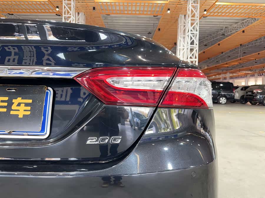 Toyota Camry 2018 immagine di auto #30