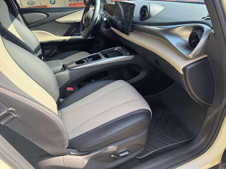 BYD Dolphin 2025 صورة سيارة #30