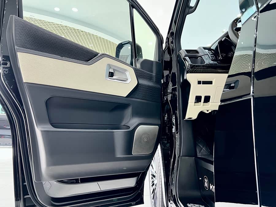 Toyota 2025 car image #30