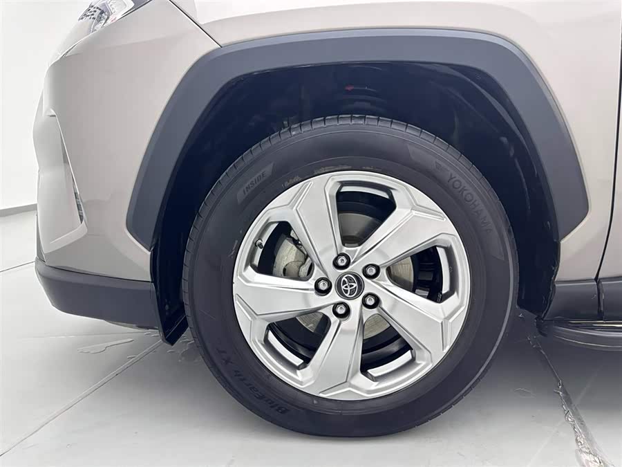 Toyota RAV4 2020 car image #30