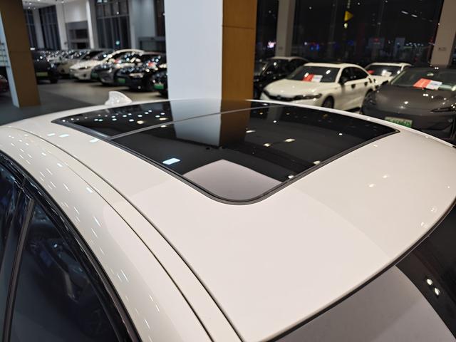 BMW i4 M50 2019 car image #30