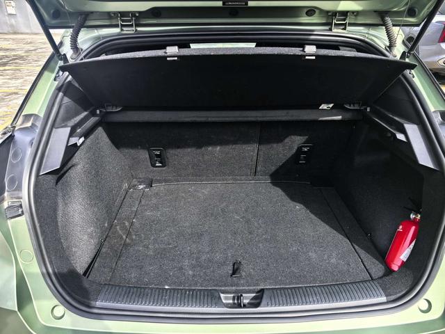 MG 4 EV 2022 #30 MG 4 EV 2022 car image #30