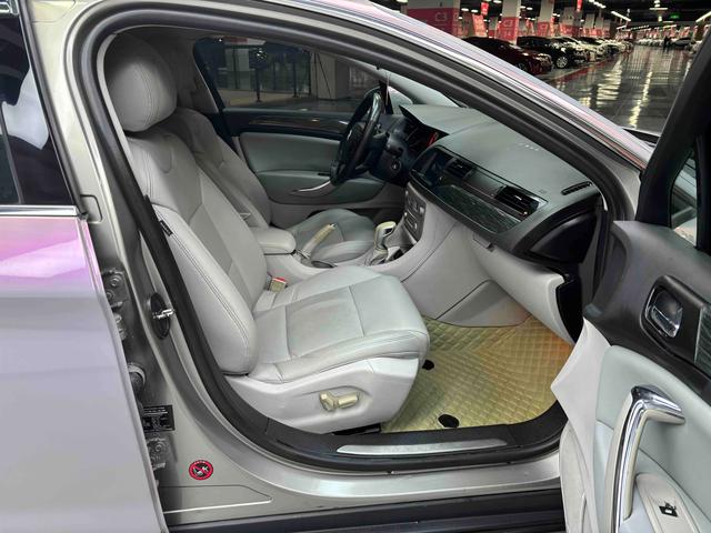 Citroen C5 2012 car image #30