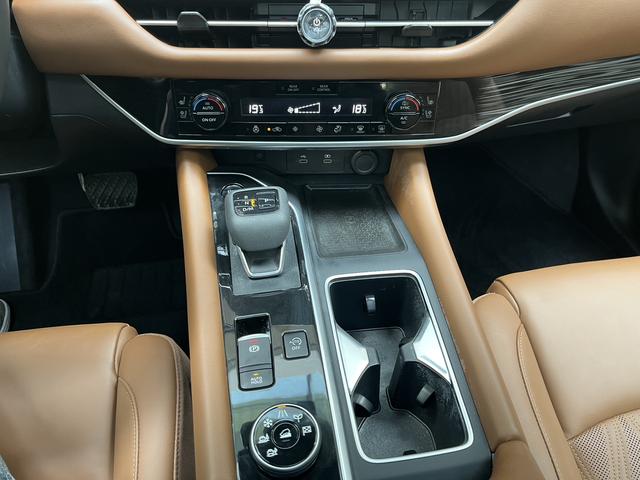 Nissan Pathfinder 2024 car image #30