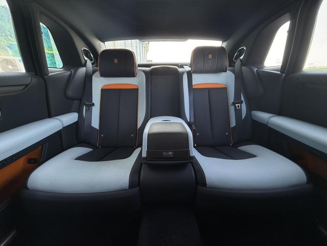 劳斯莱斯 古思特 2023 汽车图片 #30