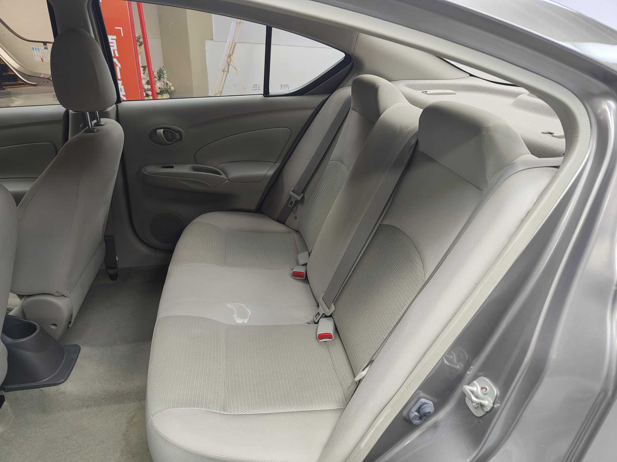 Nissan Sunny 2016 #30 Nissan Sunny 2016 car image #30