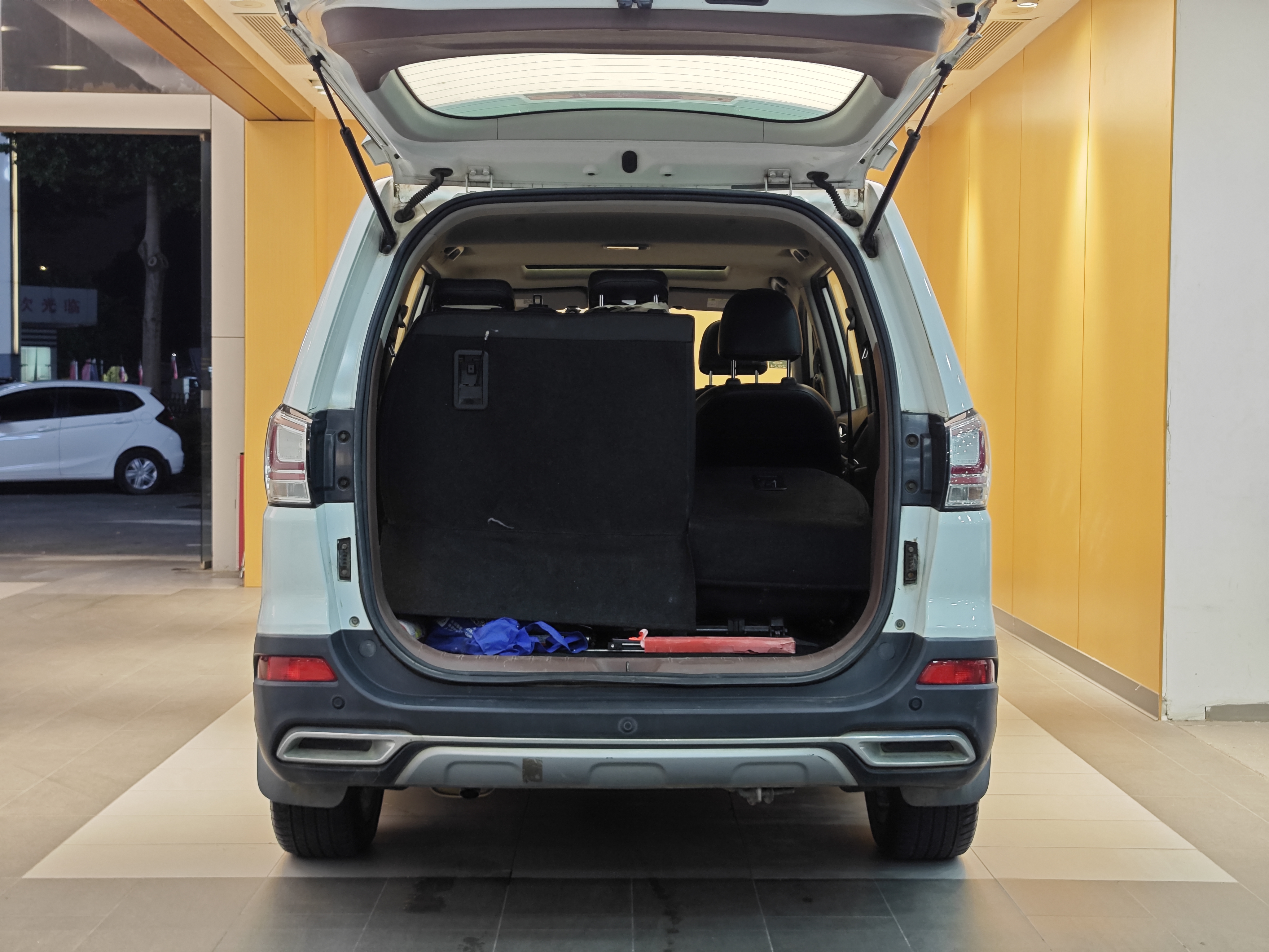 Forthing SX6 2016 car image #30