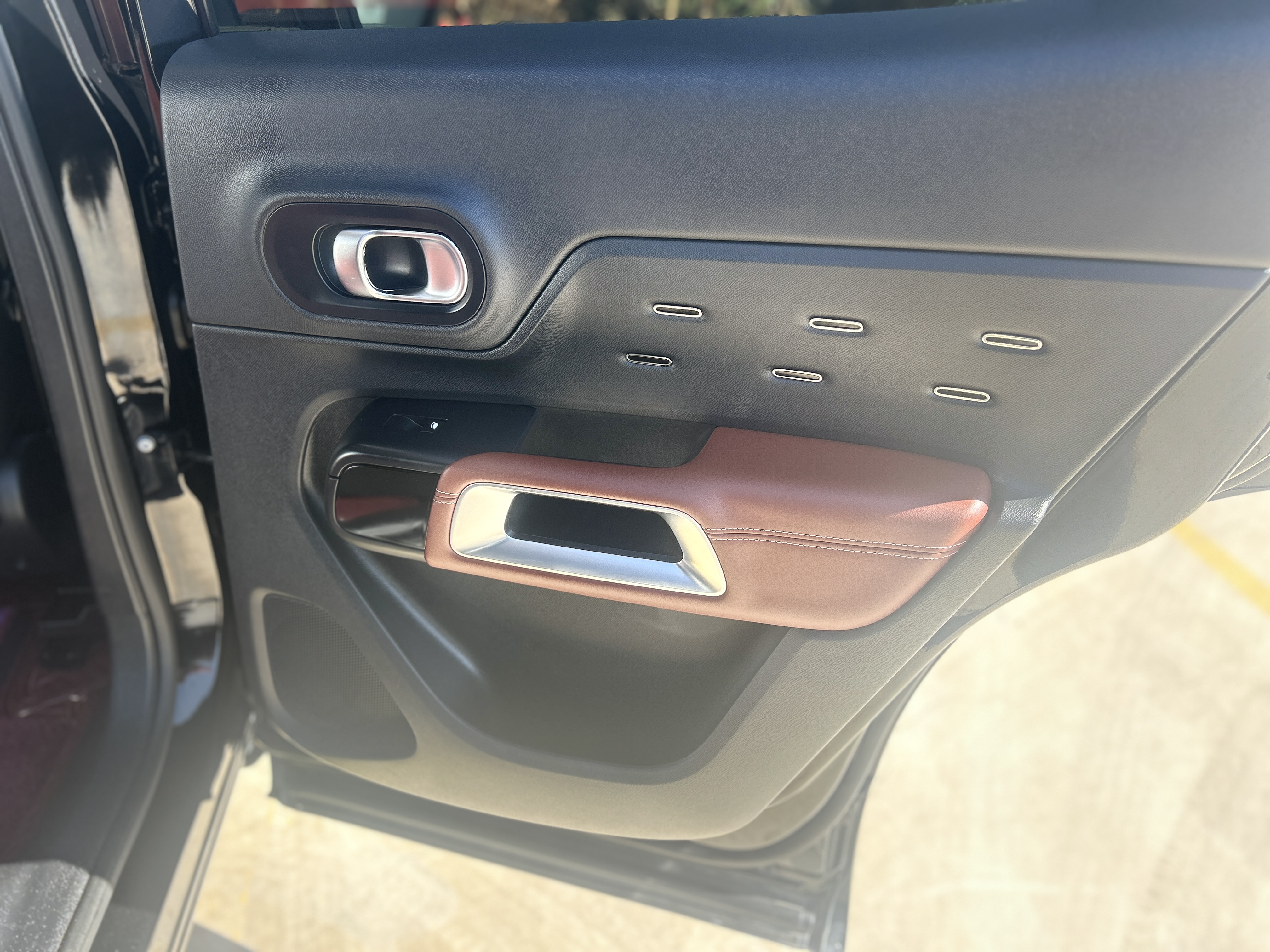 Citroen C5 AIRCROSS 2018 immagine di auto #30