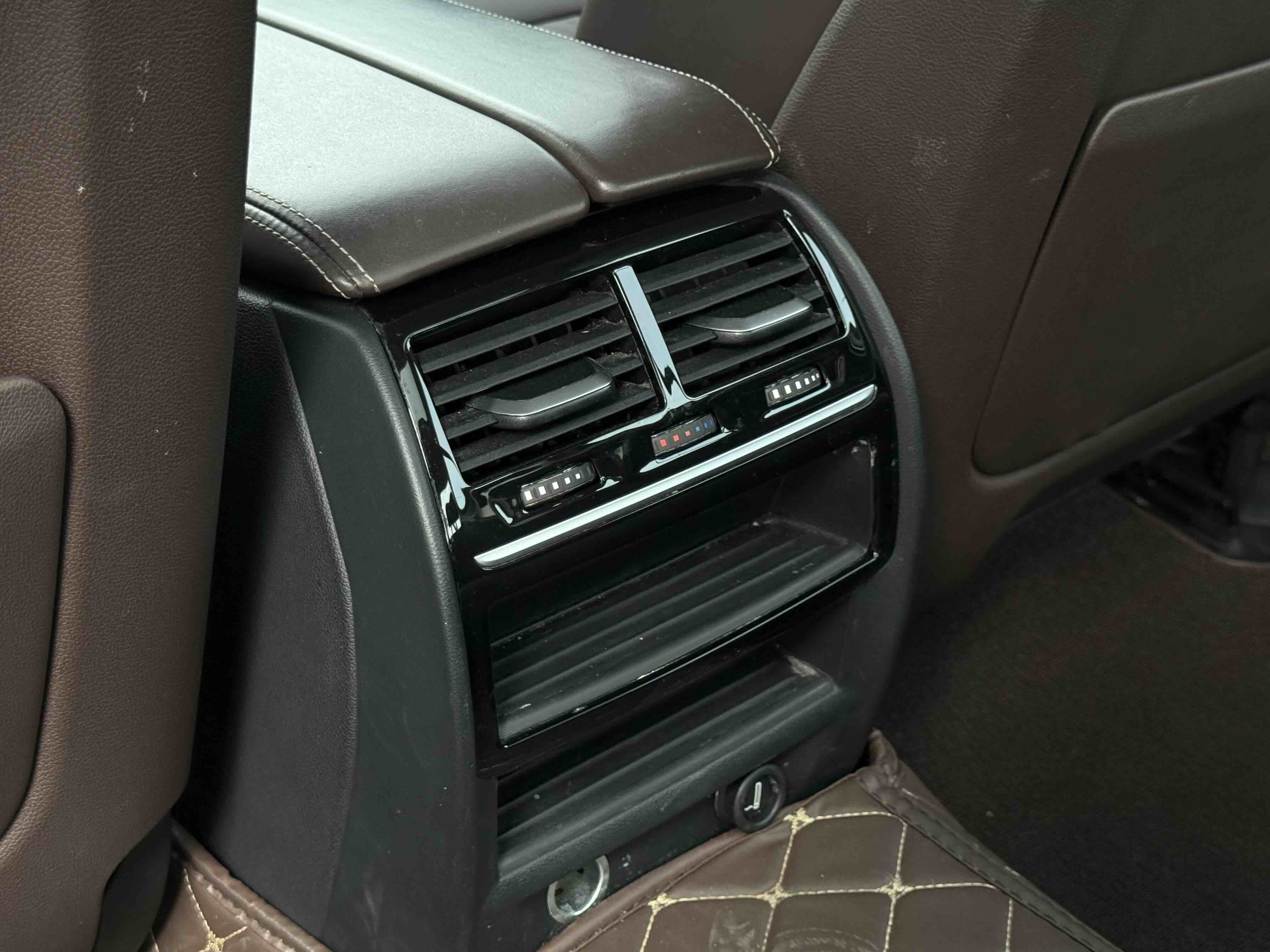 BMW 5 Series 2018 car image #30