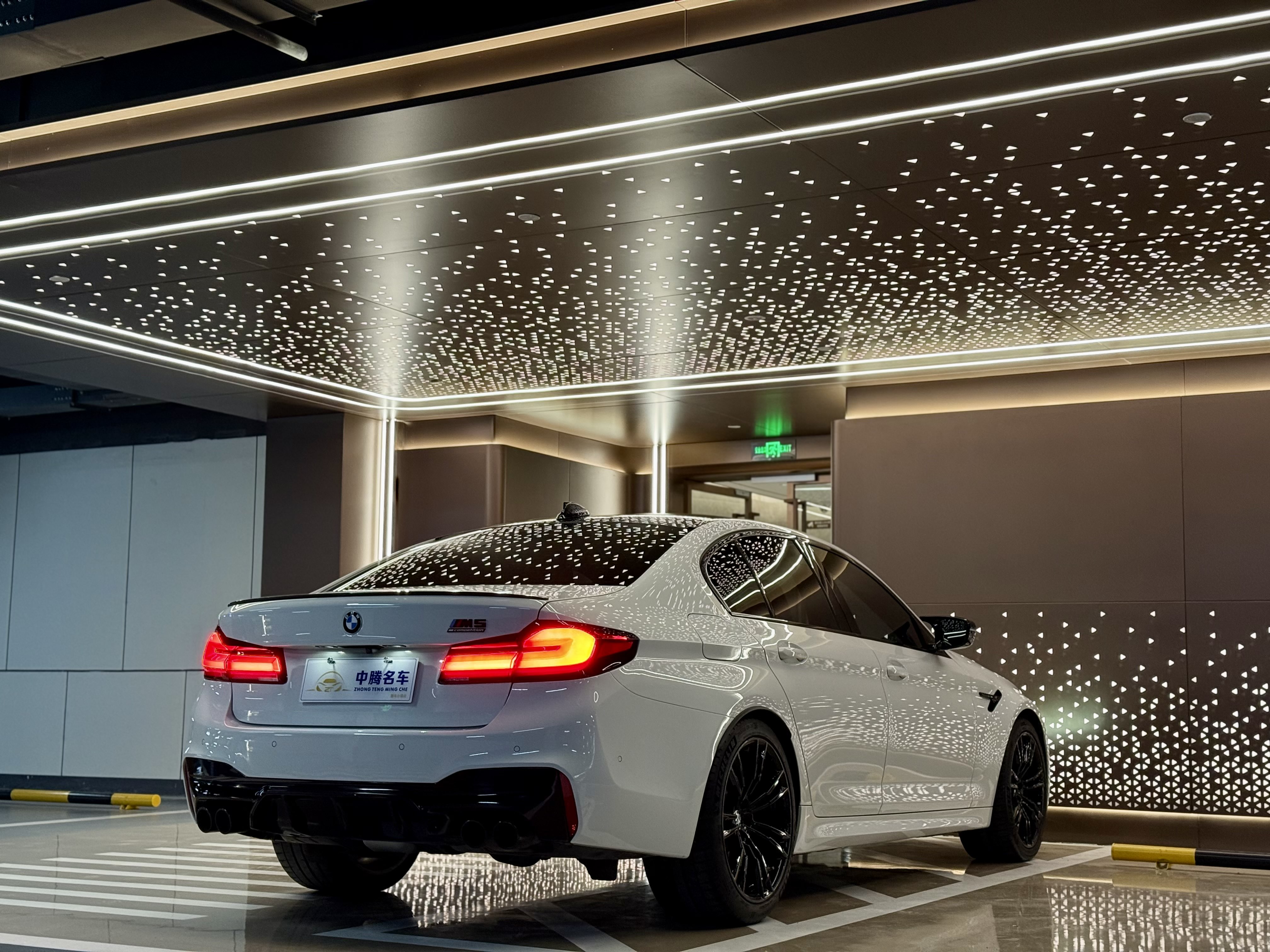 BMW M5 2019 صورة سيارة #30