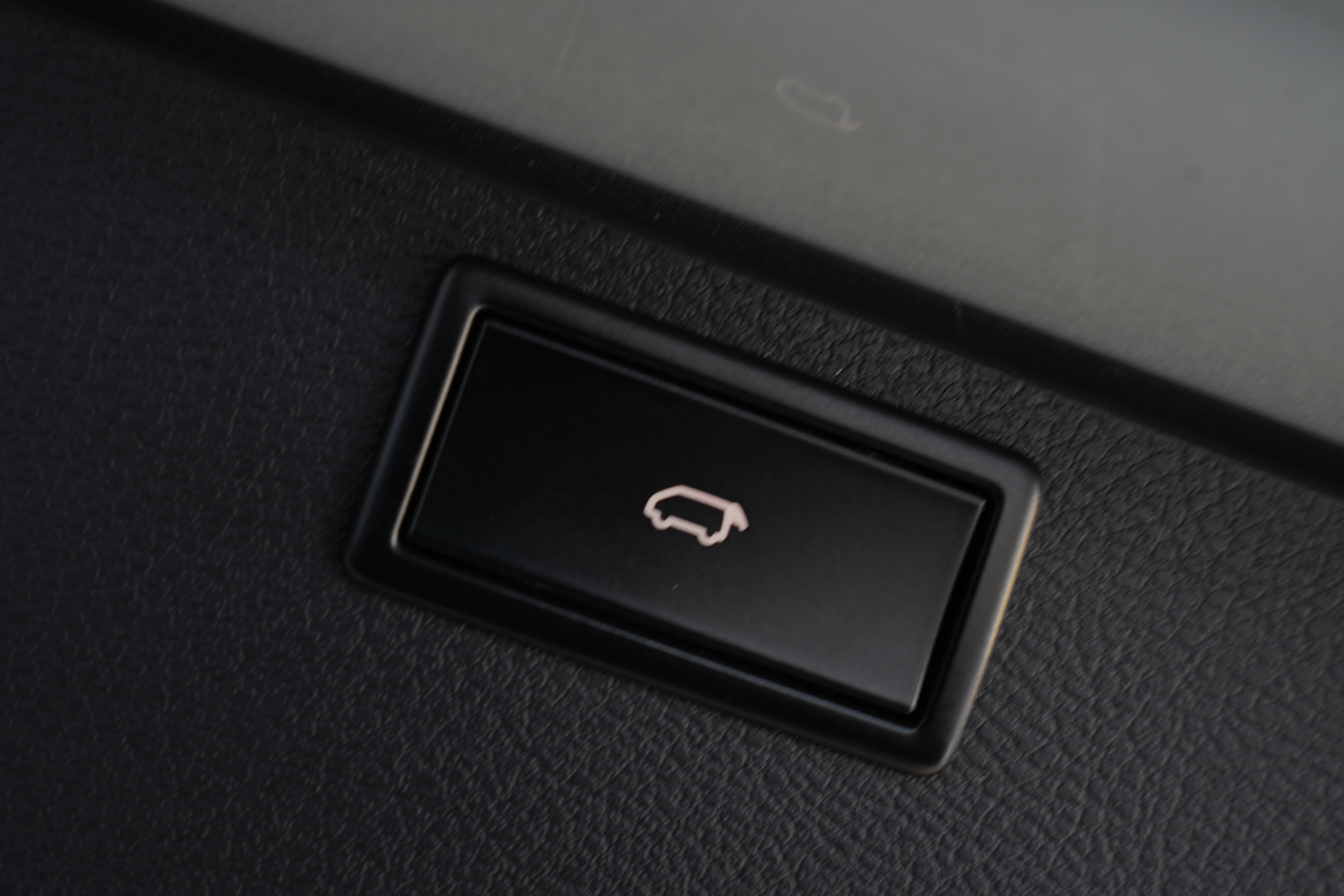 Volkswagen Multivan 2018 car image #30