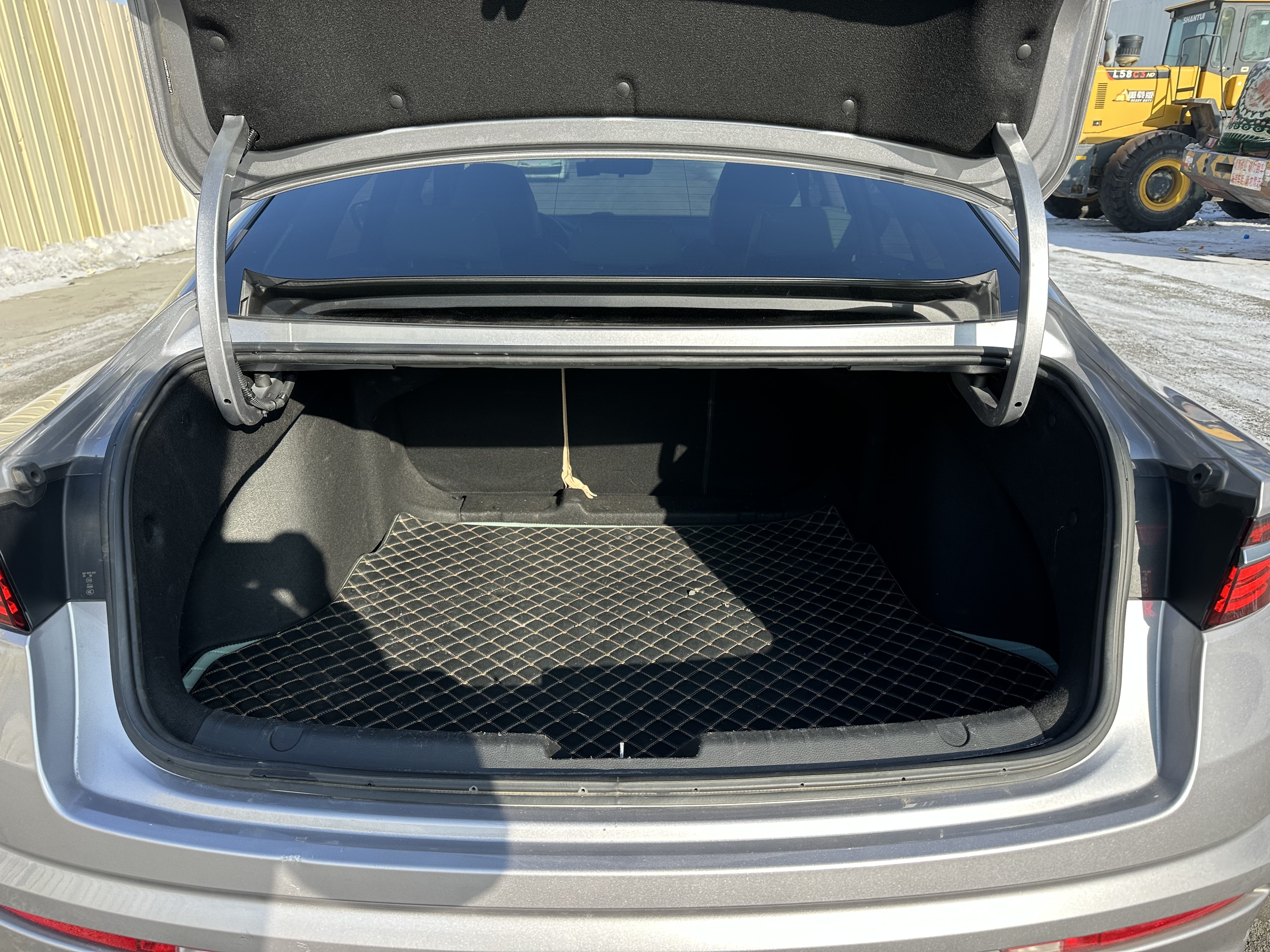 GEELY Preface 2022 car image #30