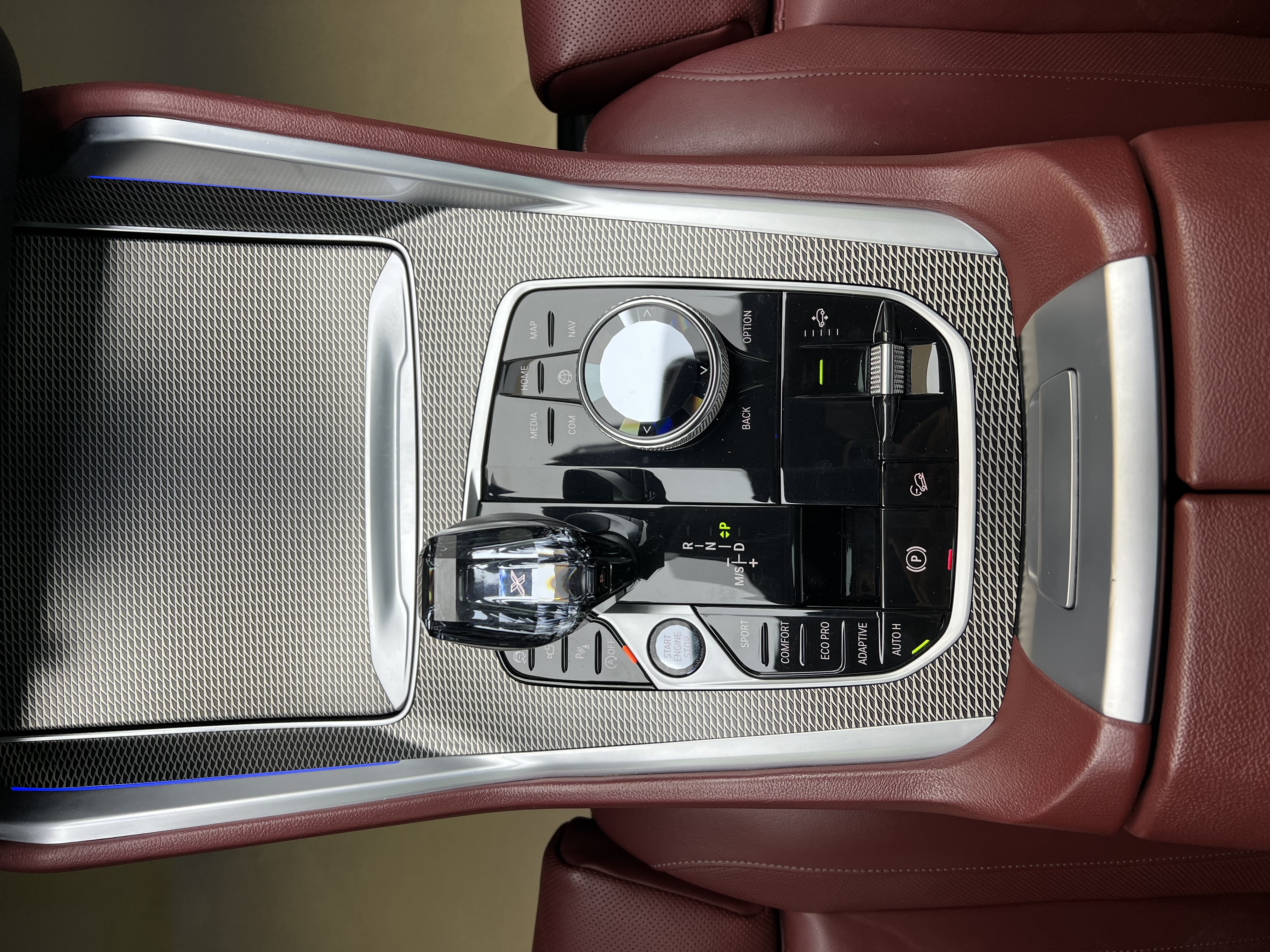 BMW X6 2021 car image #30