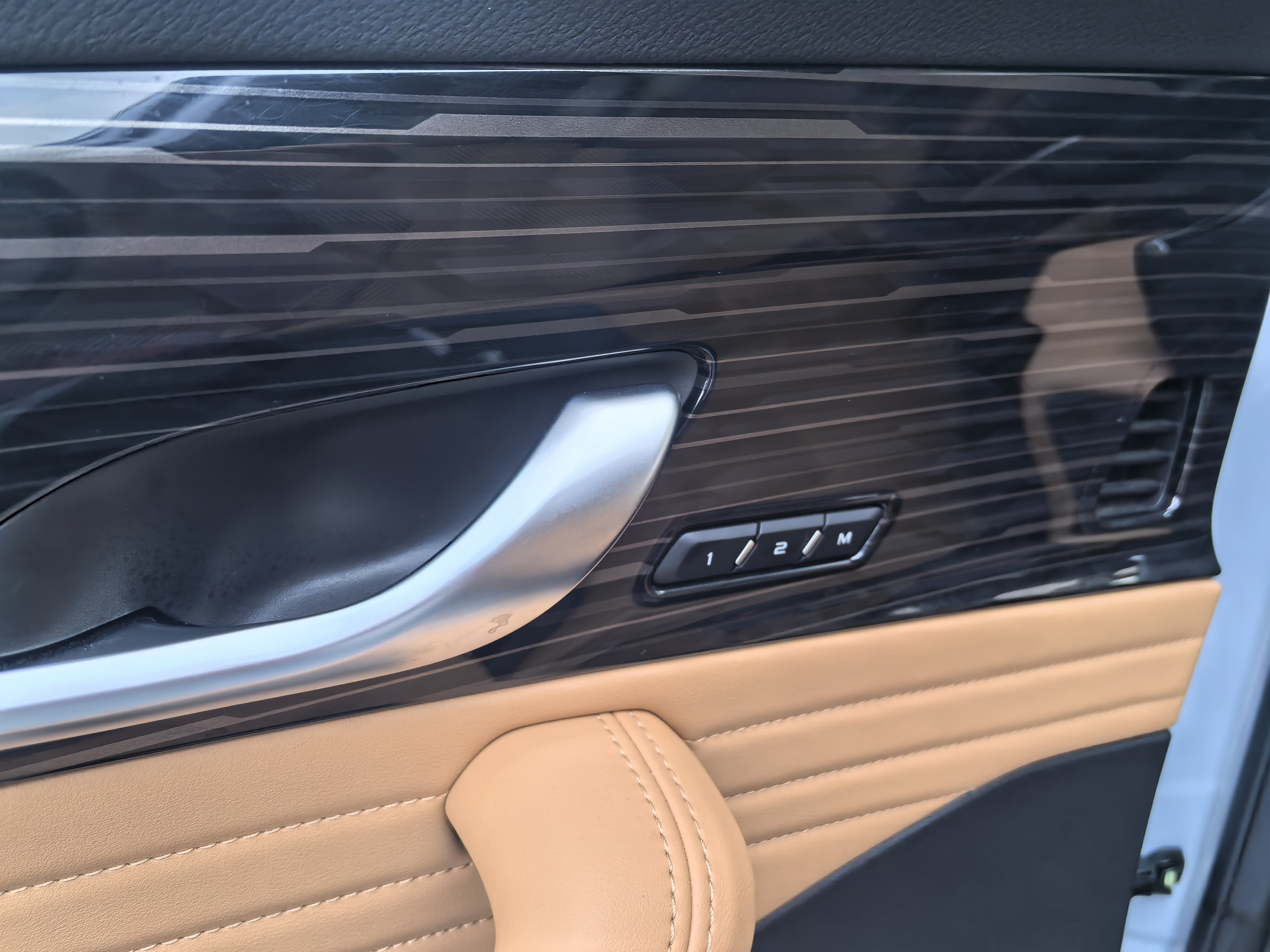 GEELY Monjaro EREV 2023 image de voiture #30