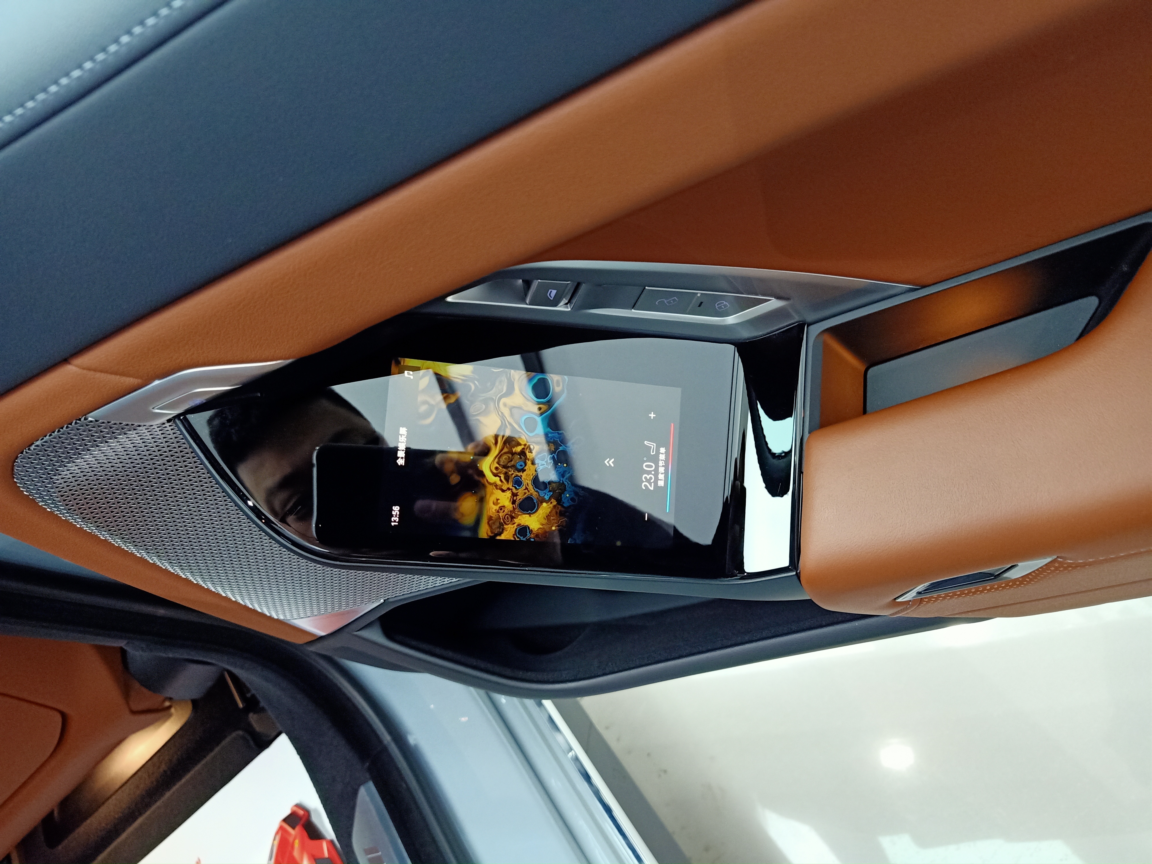 BMW i7 2023 car image #30