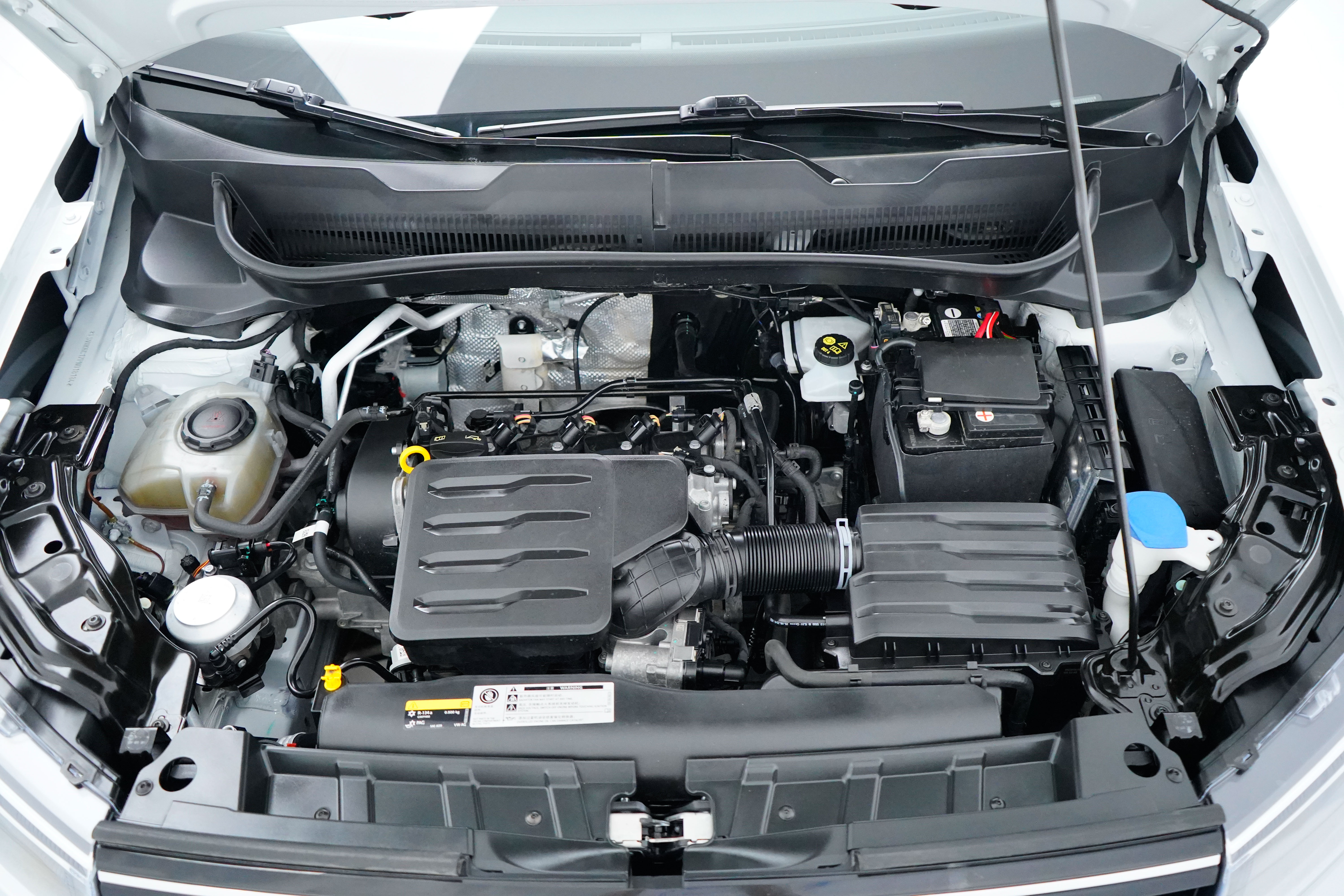 Volkswagen T-Cross 2023 car image #30