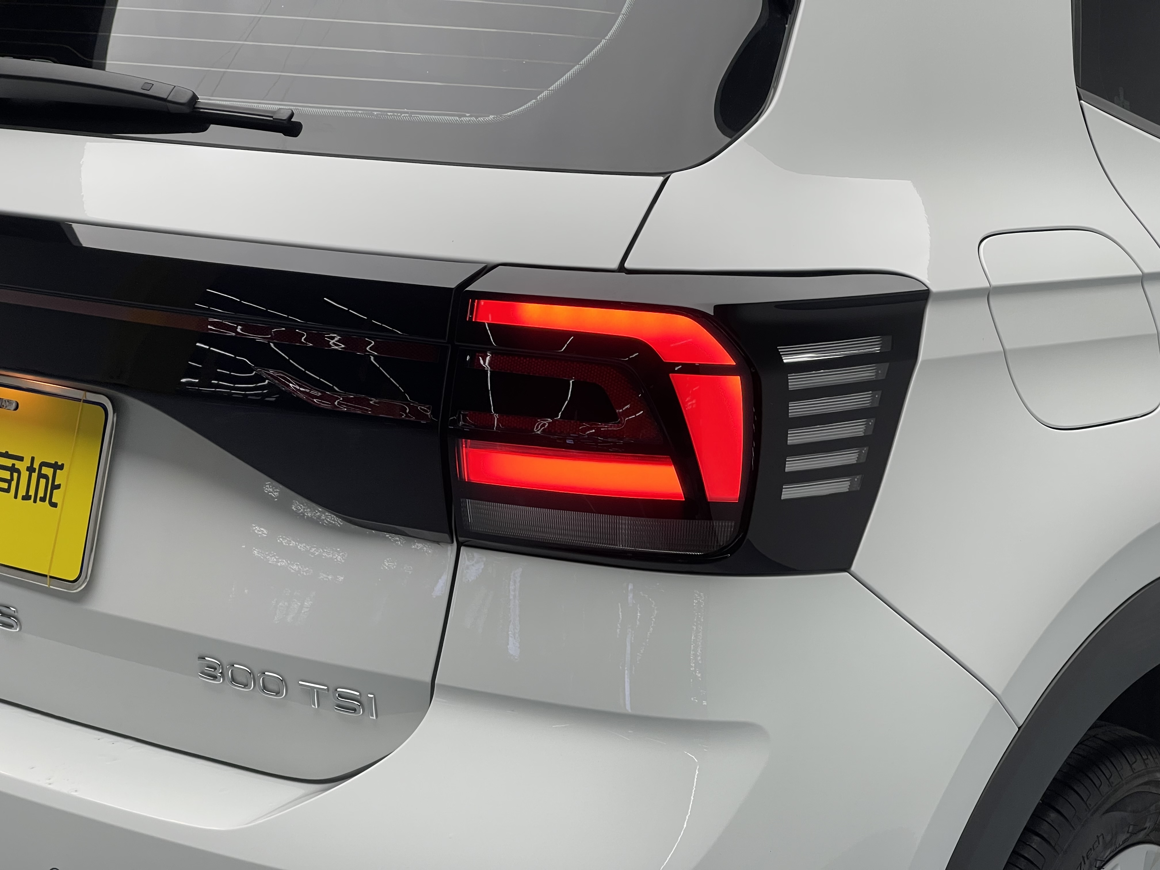 Volkswagen T-Cross 2024 #30 Volkswagen T-Cross 2024 car image #30