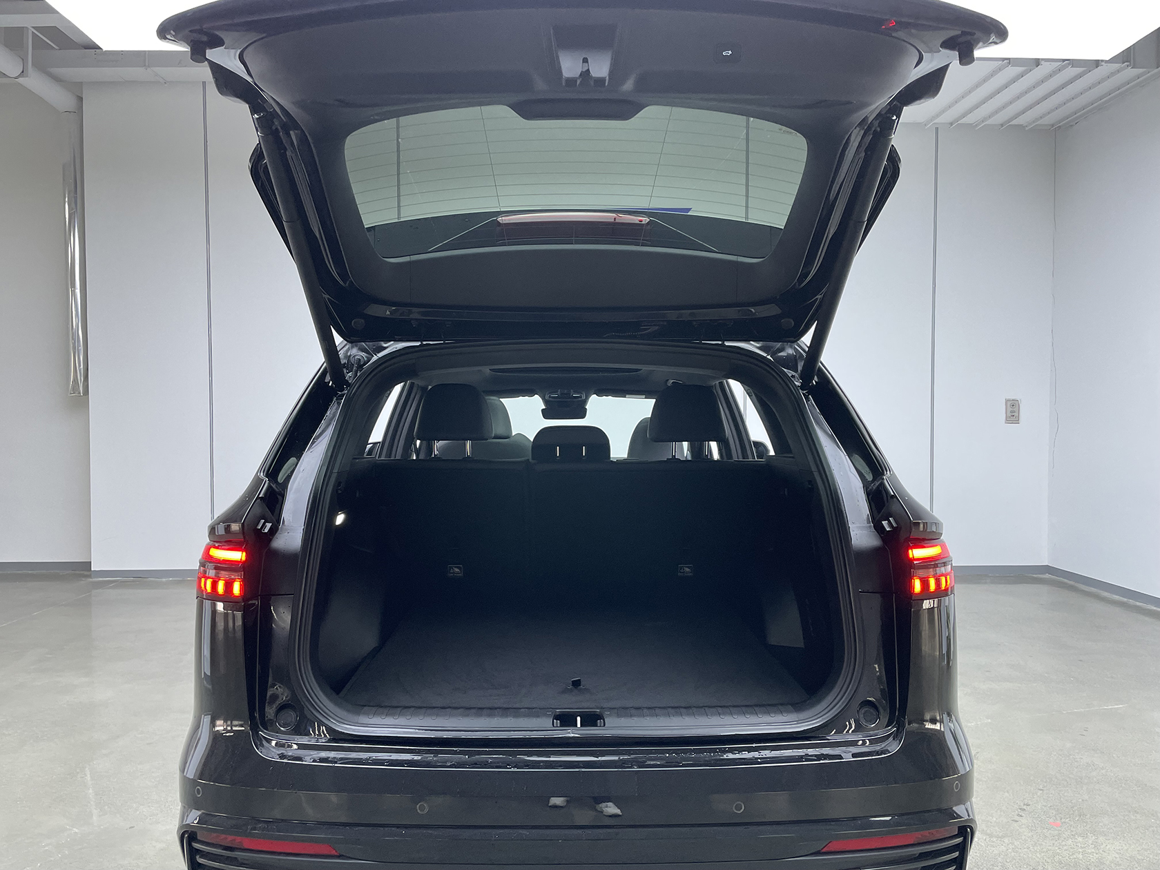 GEELY Monjaro 2024 car image #30