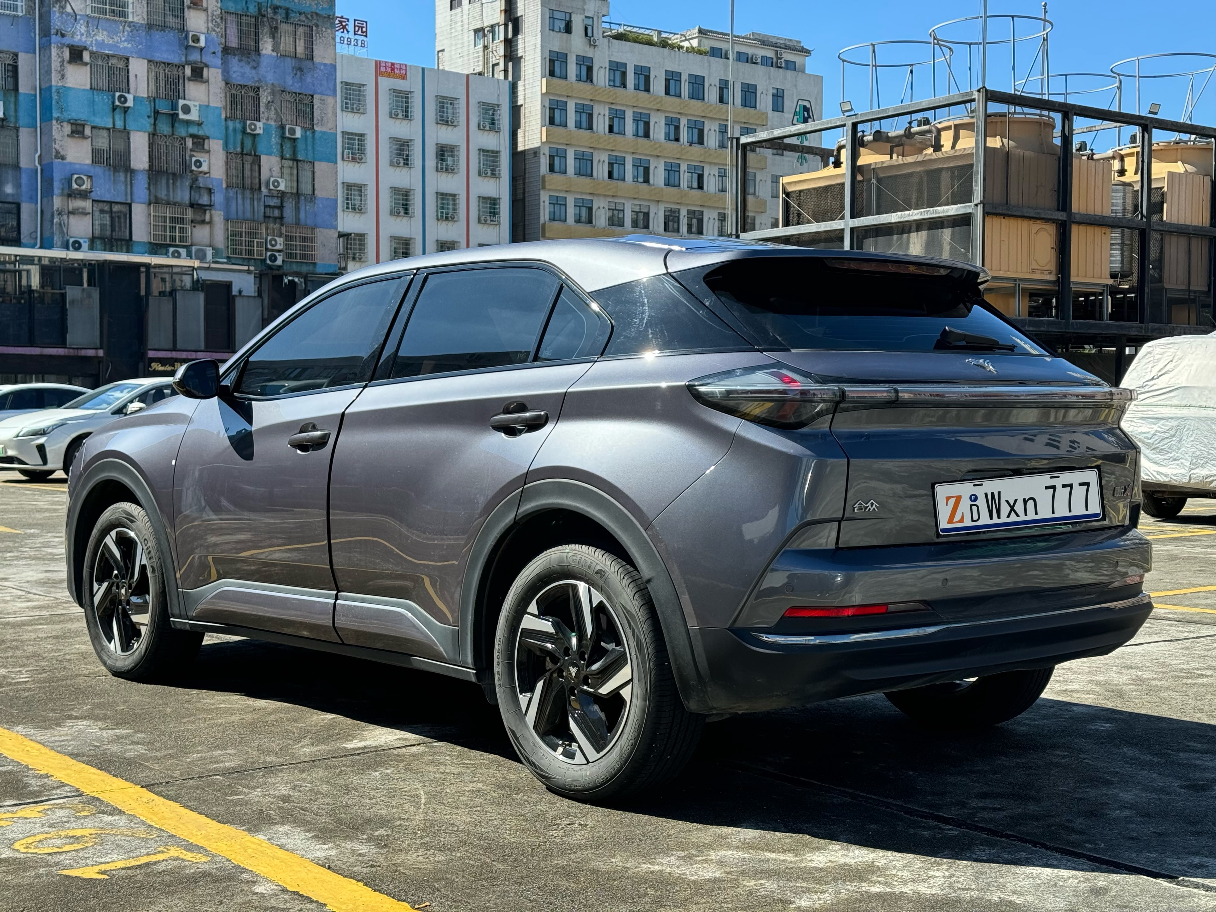 哪吒汽车 哪吒X 2024 汽车图片 #30