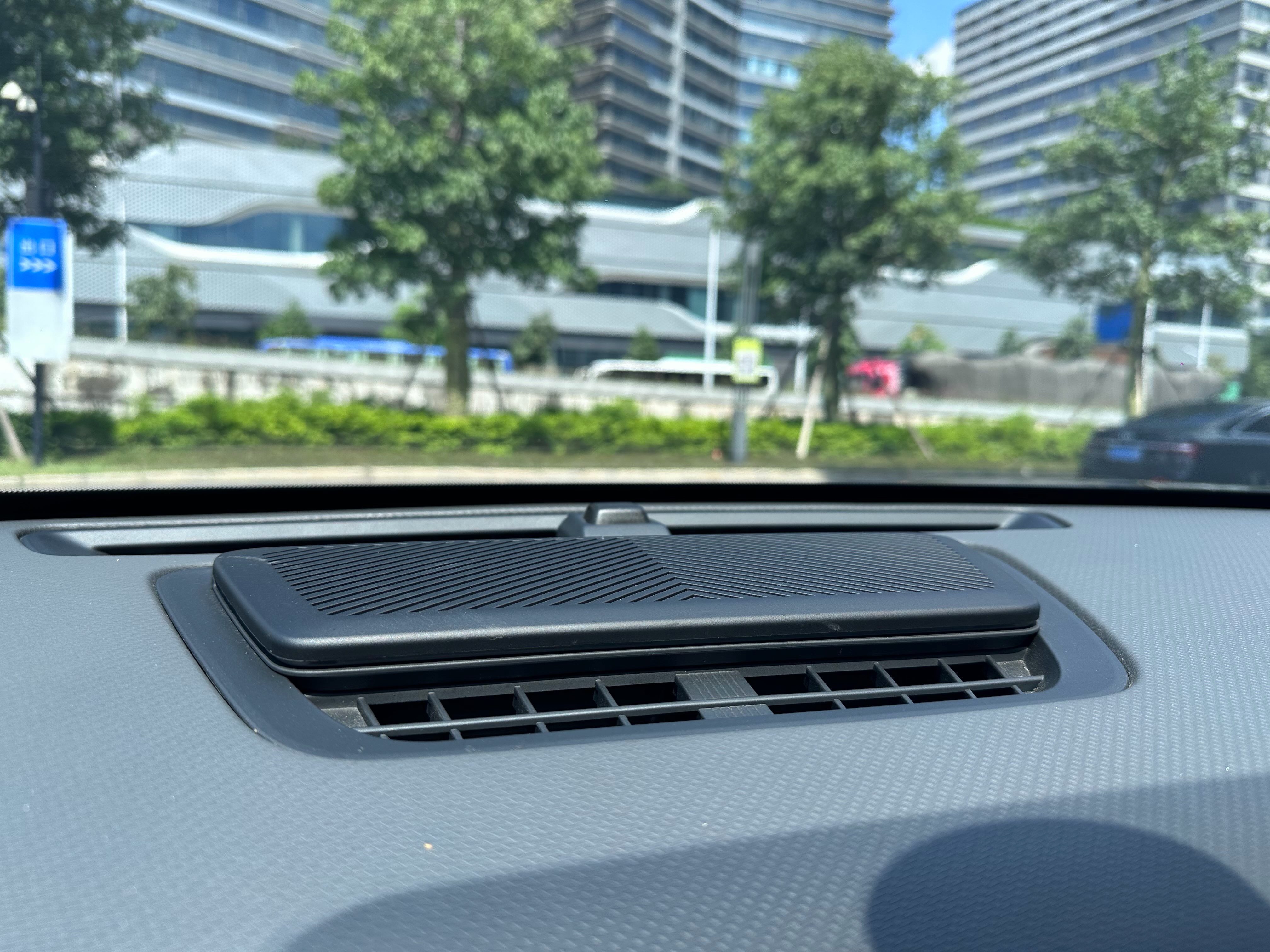 Dashing 2025 car image #30