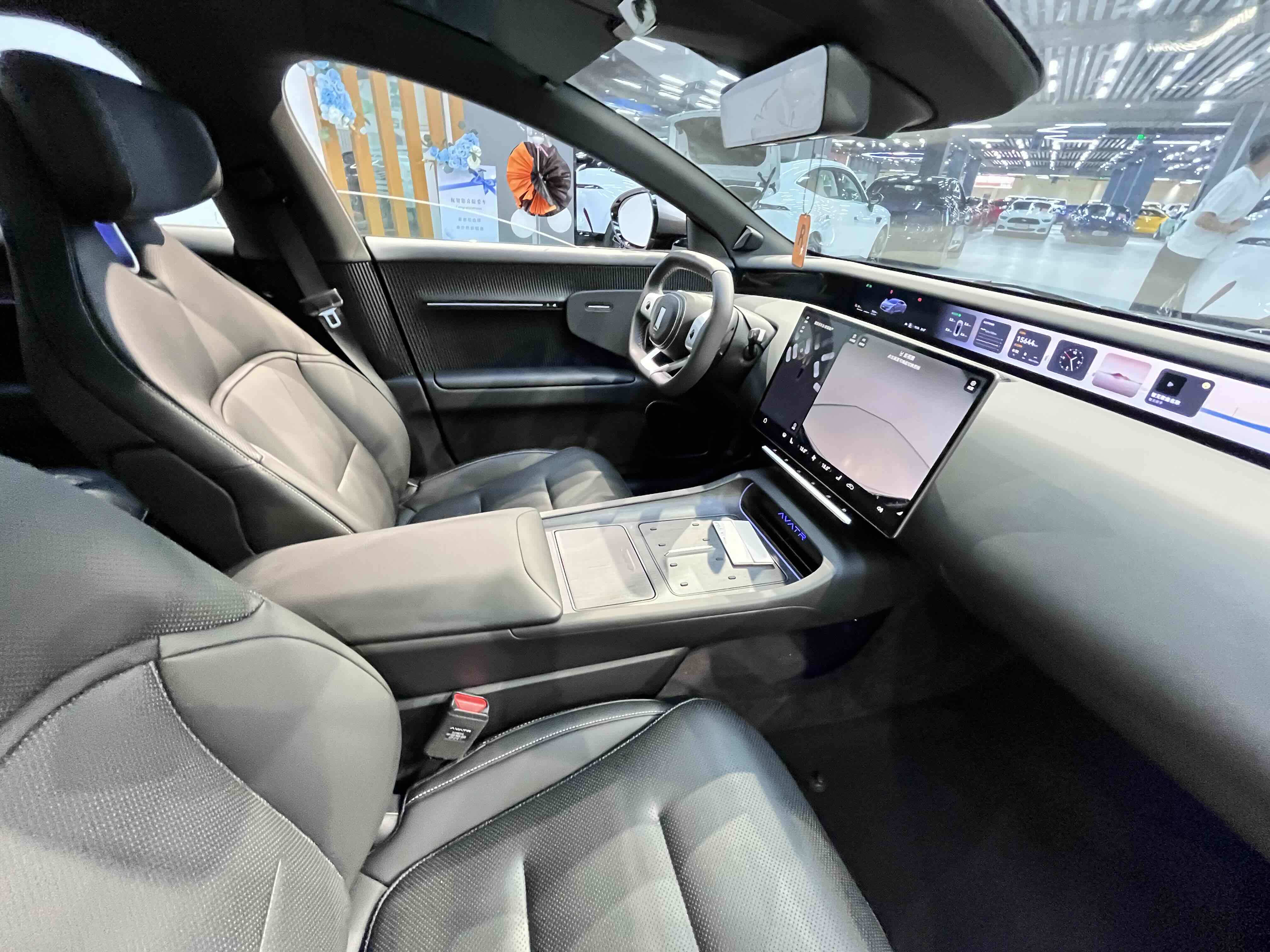 Avatr 12 2024 car image #30