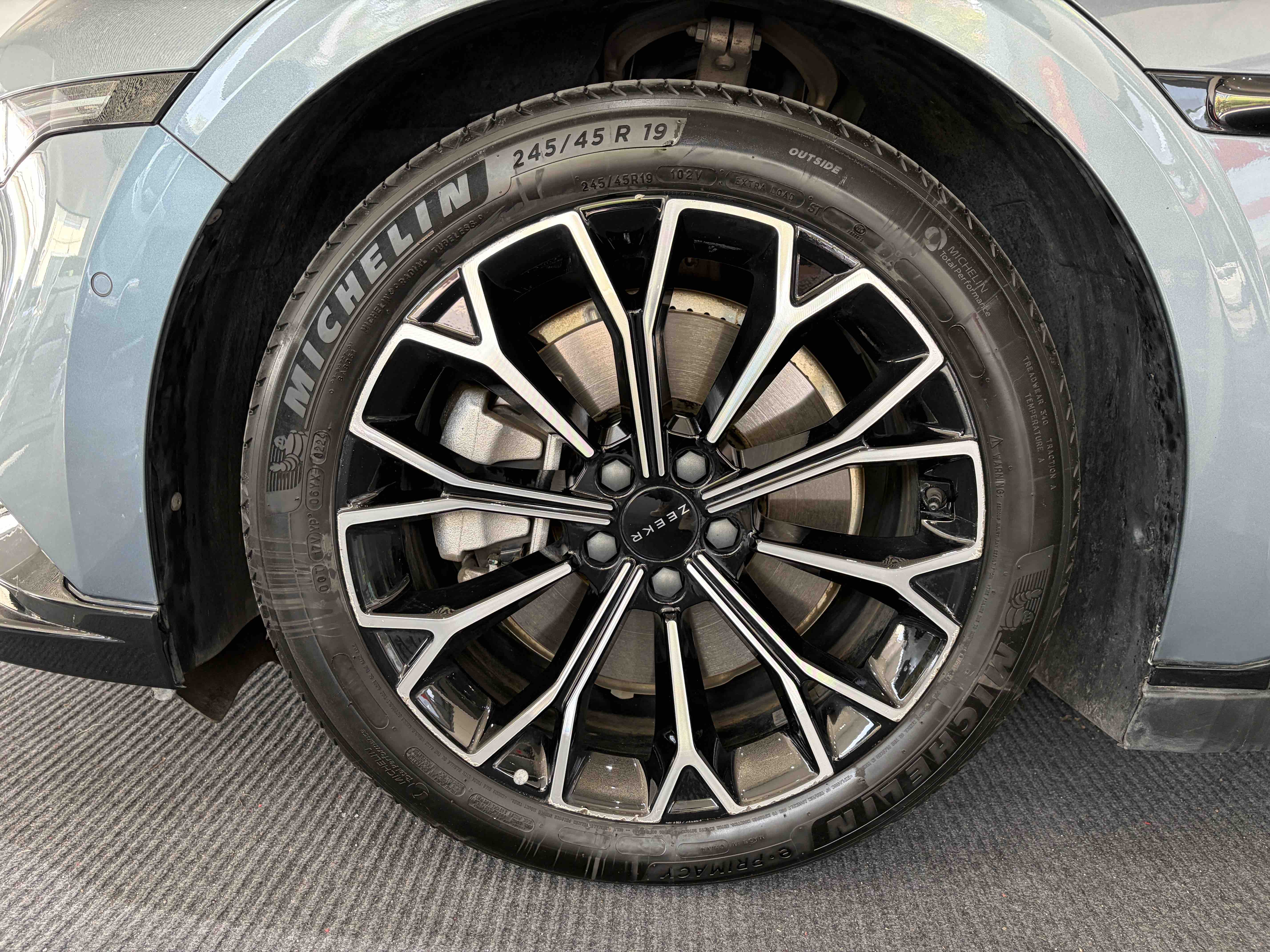 极氪 极氪007 2024 汽车图片 #30