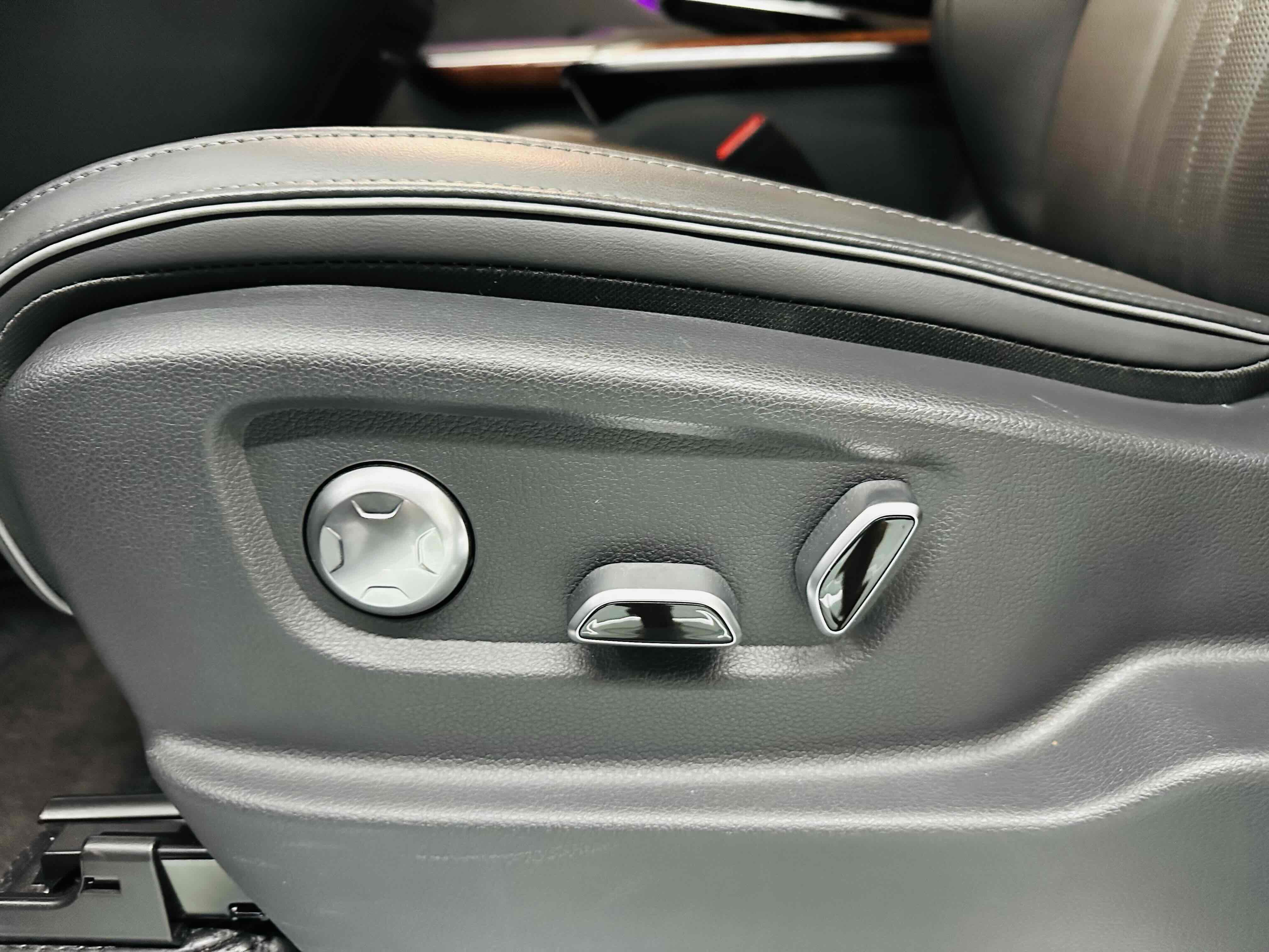 HongQi HQ9 PHEV 2024 #30 HongQi HQ9 PHEV 2024 car image #30