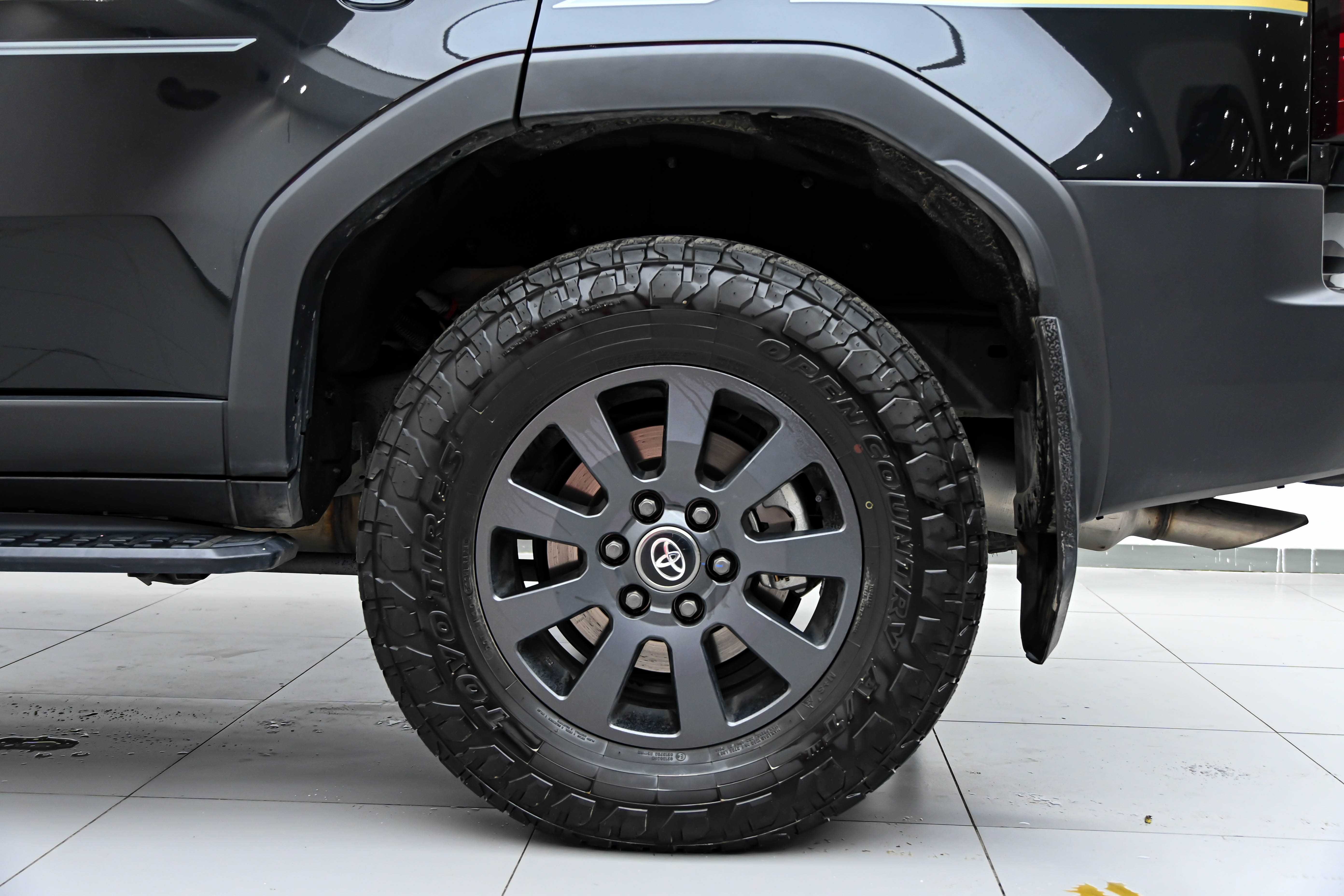 Toyota Land Cruiser Prado 2025 #30 Toyota Land Cruiser Prado 2025 car image #30