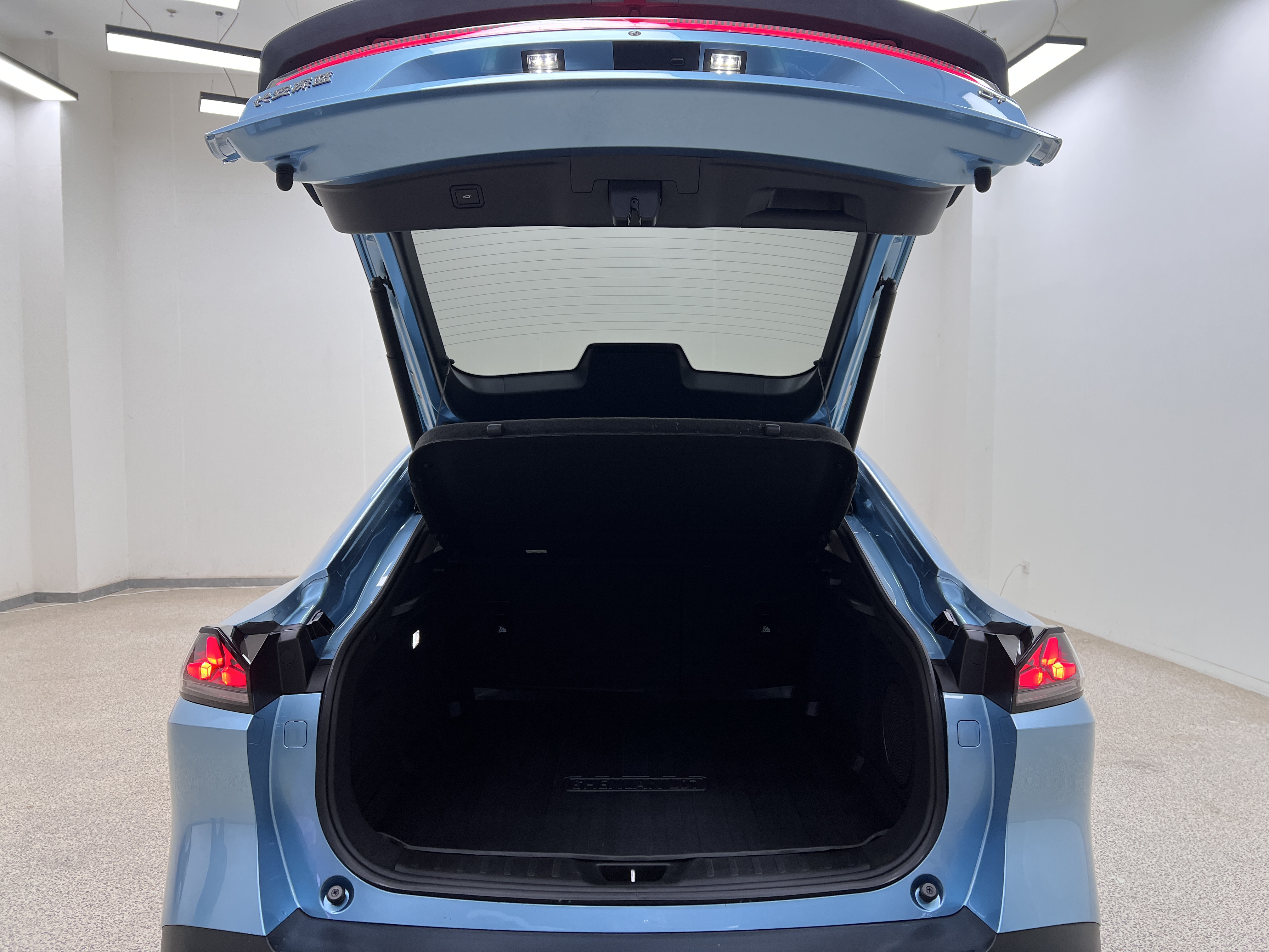 Deepal L07 2024 изображение автомобиля #30