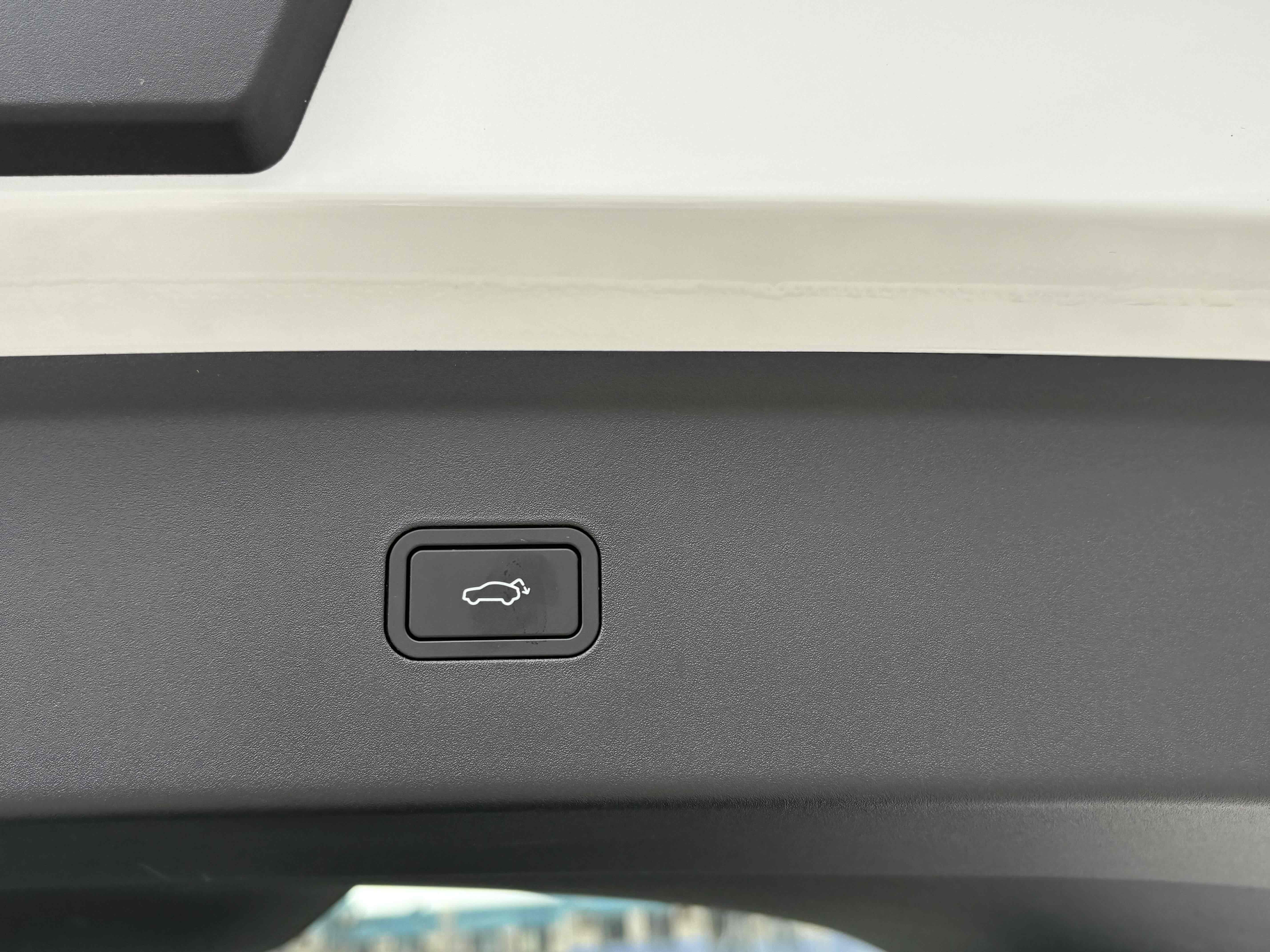 Zeekr 7X 2024 car image #30