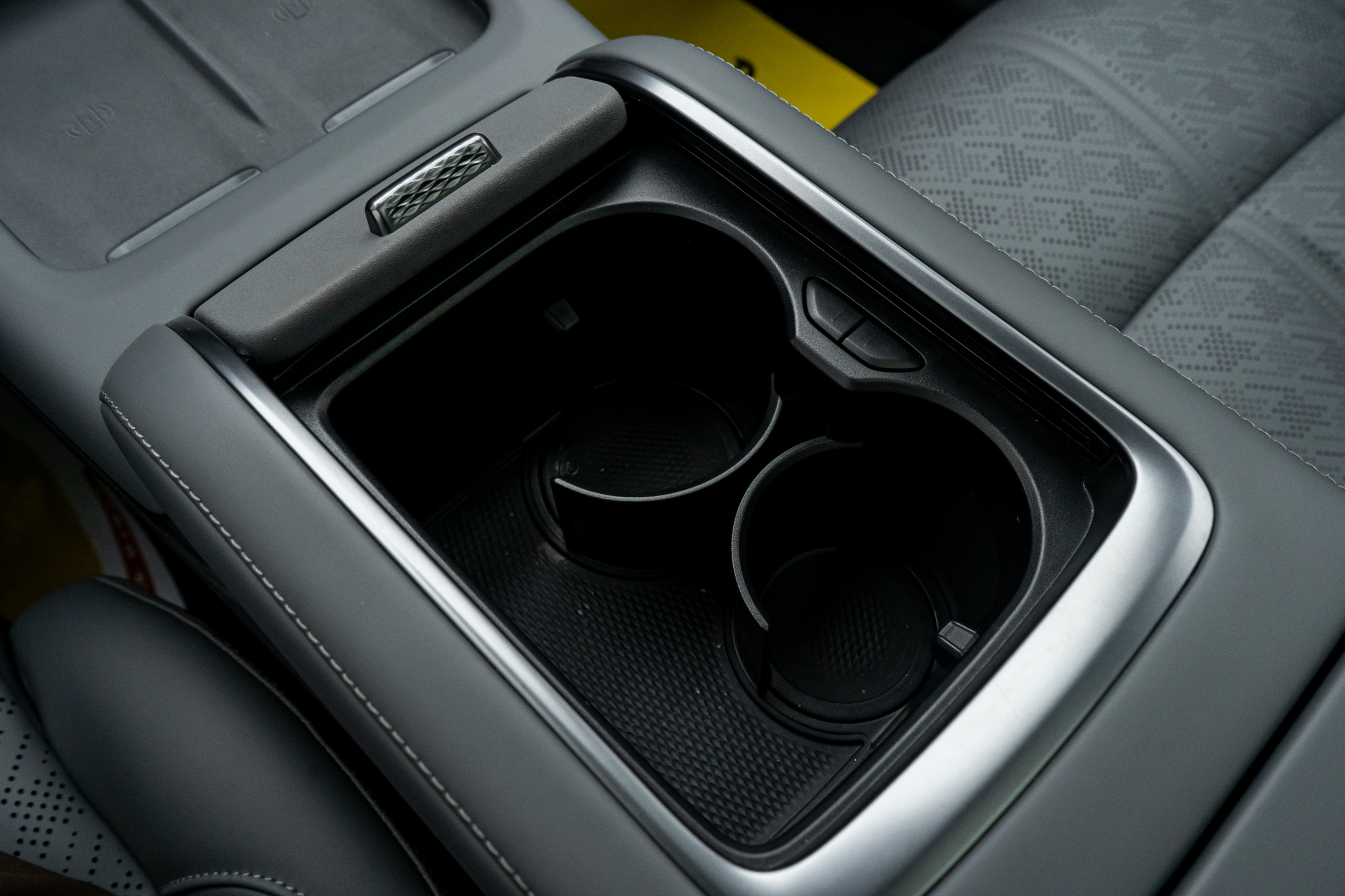 Zeekr 7X 2024 car image #30